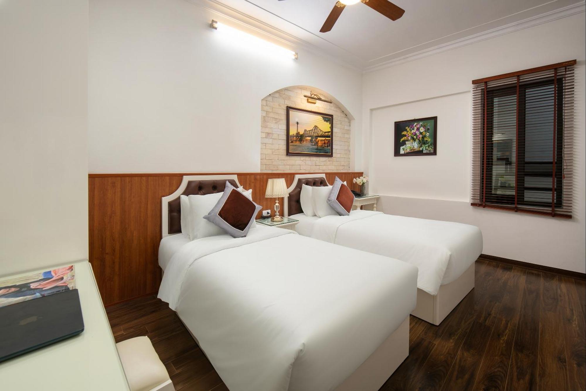 Trangtrang Luxury Hotel Hanoi Bagian luar foto