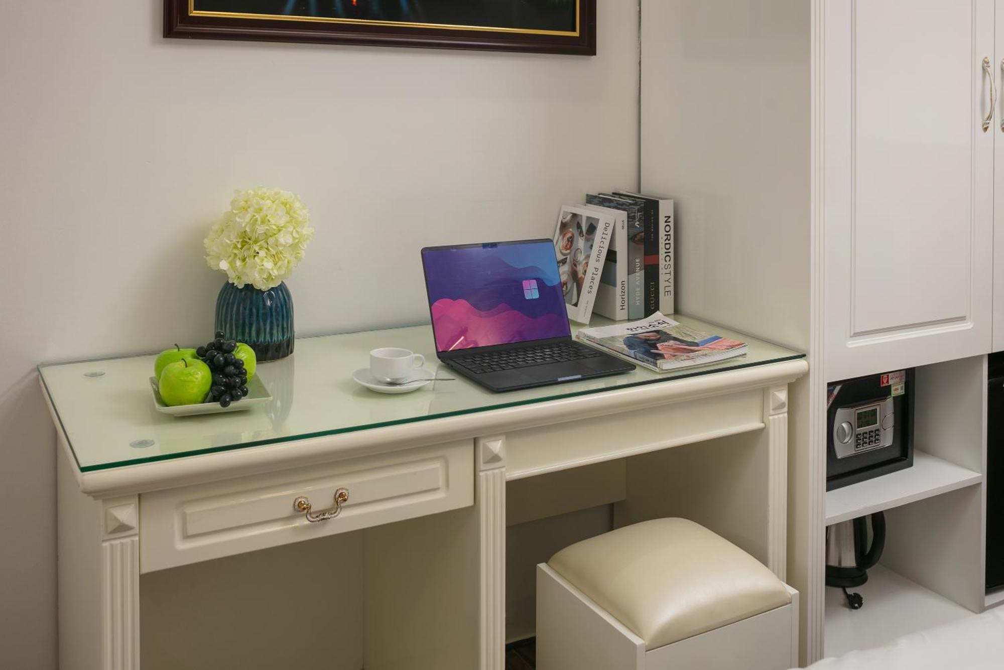 Trangtrang Luxury Hotel Hanoi Bagian luar foto