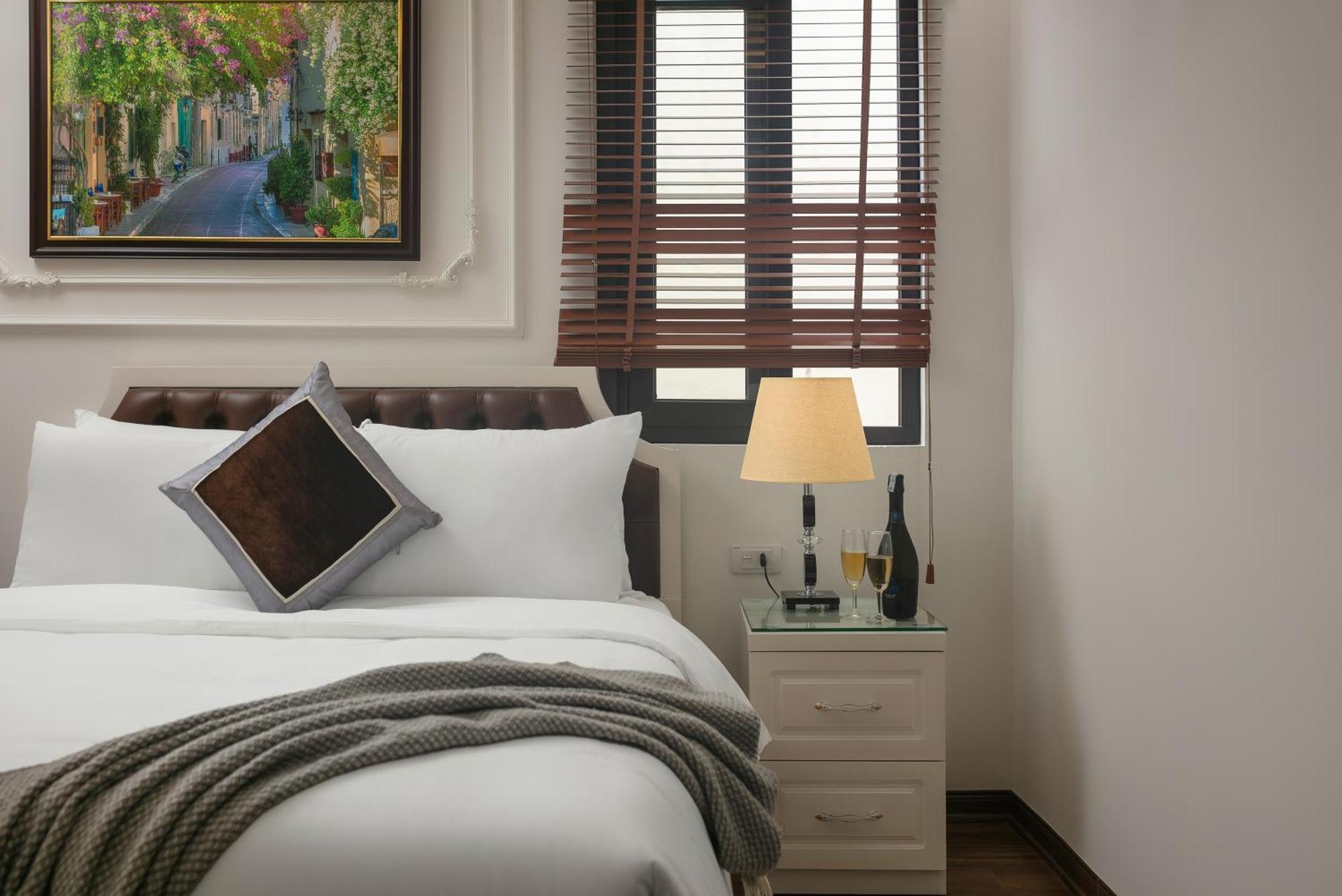 Trangtrang Luxury Hotel Hanoi Bagian luar foto