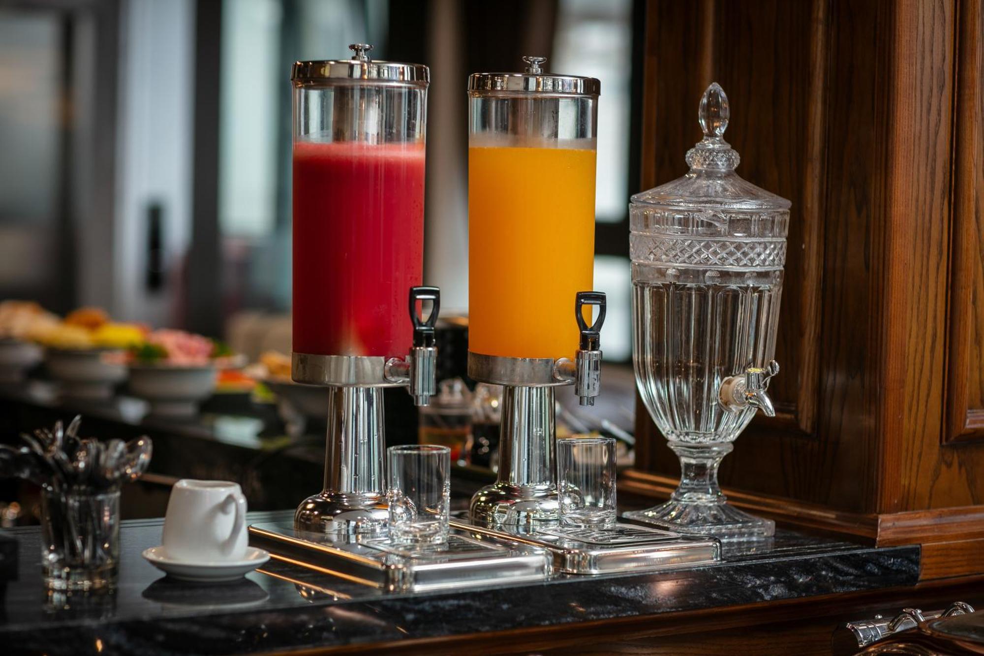 Trangtrang Luxury Hotel Hanoi Bagian luar foto