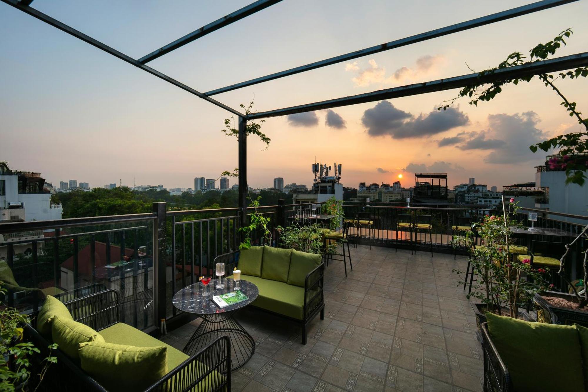 Trangtrang Luxury Hotel Hanoi Bagian luar foto