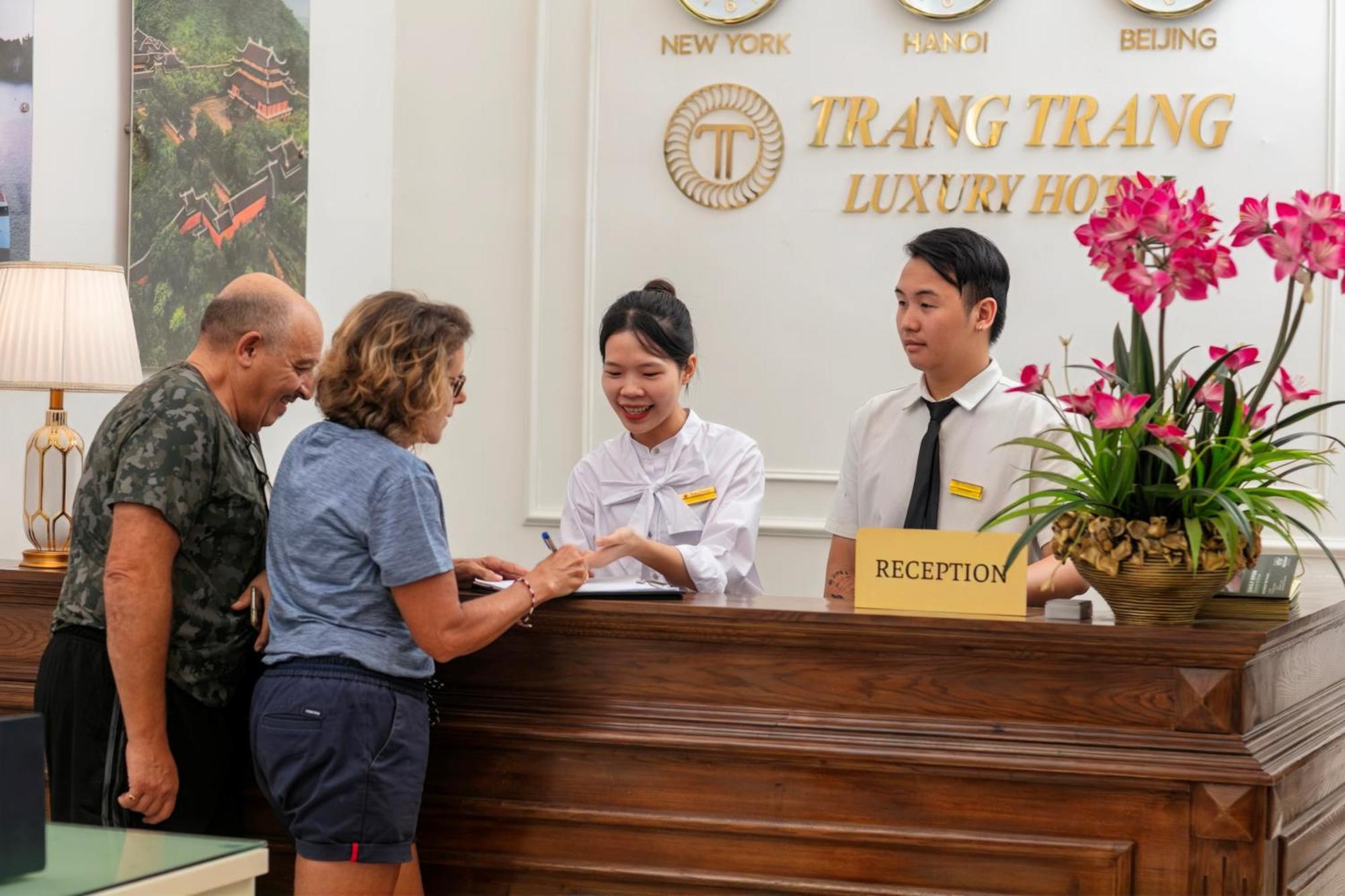 Trangtrang Luxury Hotel Hanoi Bagian luar foto